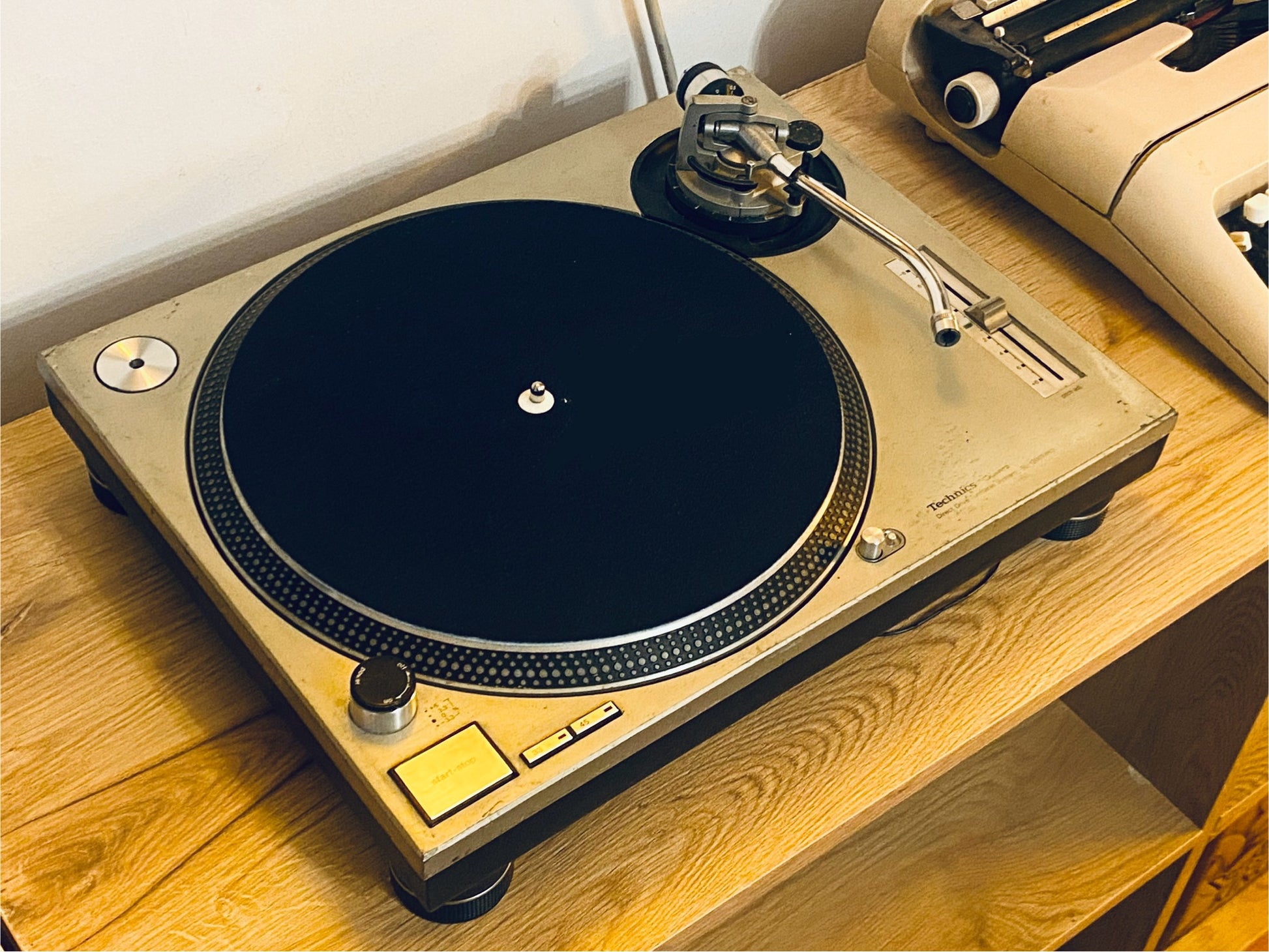 Technics - SL-1200 MK2 (used)